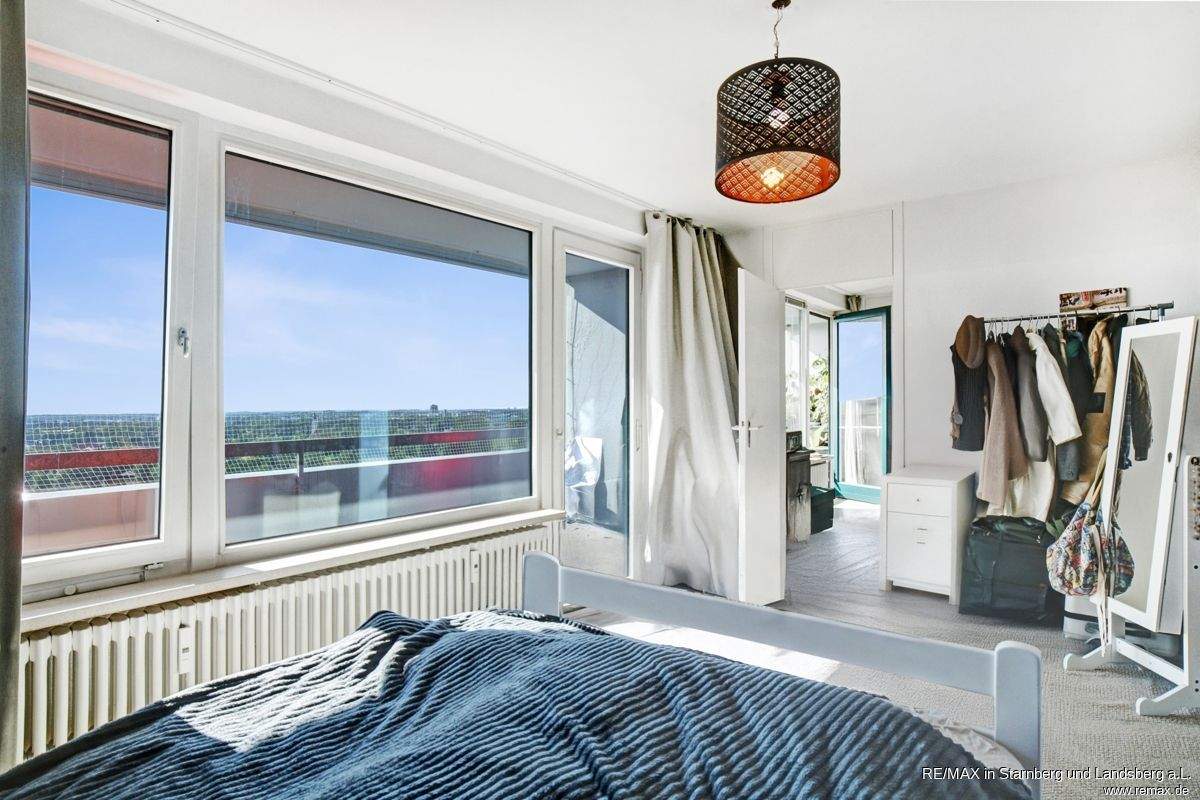 Schön hoch: Wohnung frei zum Selbstbezug oder für Anleger, 2-Zi., ruhige Lage, München-SOLLN – 81477 München – Bild 1 von 9