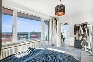 Schön hoch: Wohnung frei zum Selbstbezug oder für Anleger, 2-Zi., ruhige Lage, München-SOLLN – 81477 München – Vorschaubild 1