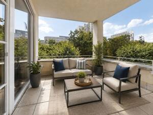 Exklusive Eigentumswohnung mit Wasserblick, Südwest-Balkon und zwei Garagenstellplätzen – 10787 Berlin – Vorschaubild 9
