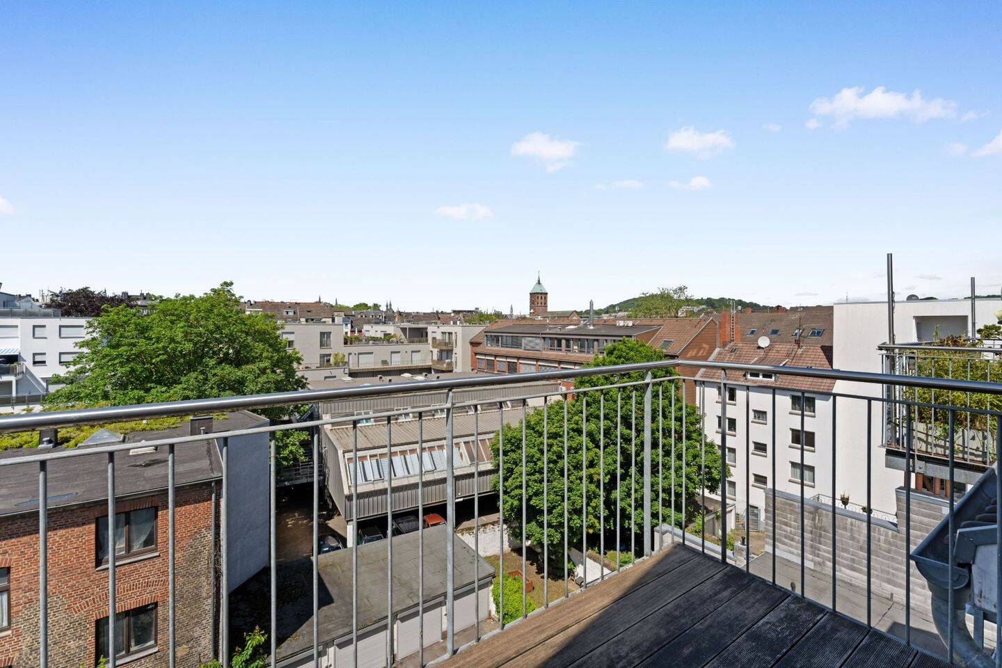 Stilvolle, lichtdurchflutete 3-Zimmer-Wohnung mit Weitblick & Garage in der Friedrichstraße – Aachen – Vorschaubild 5