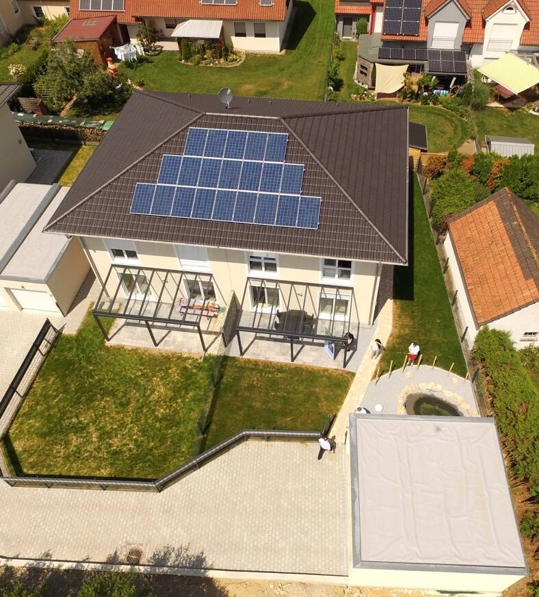 Effizienzhaus40 mit PV-Anlage und vier Zimmern – Inchenhofen – Bild 1 von 9