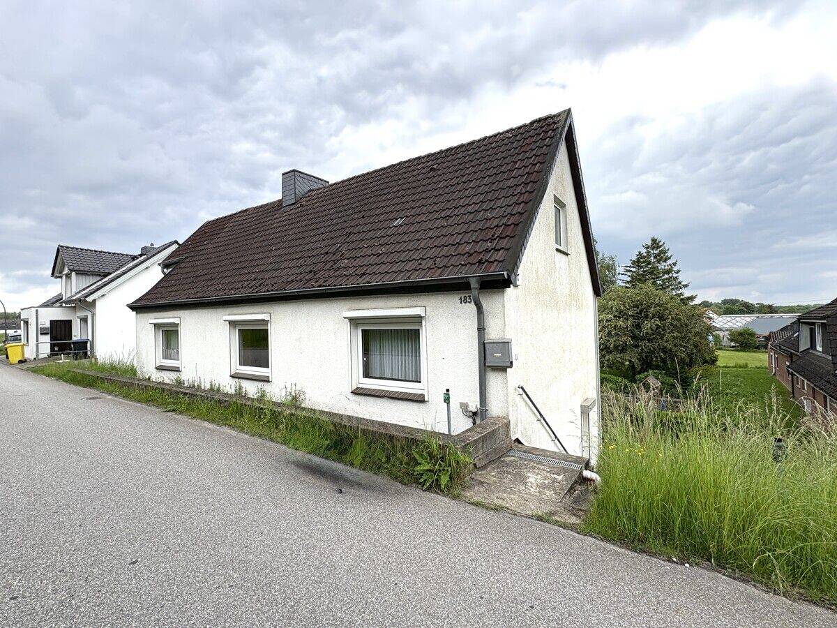 Gepflegtes Einfamilienhaus mit viel Potenzial – 22113 Hamburg – Bild 1 von 9