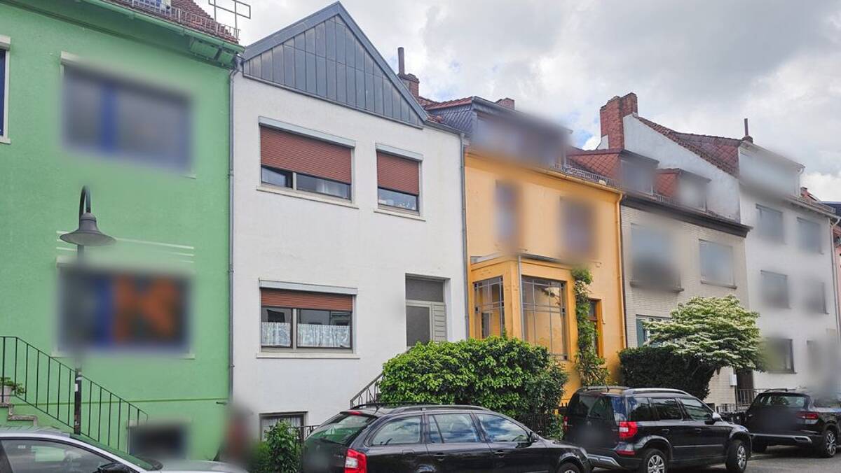 Reihenmittelhaus mit 2 Wohneinheiten zu verkaufen! – 28201 Bremen – Bild 1 von 9