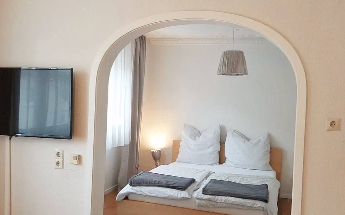 3-Zimmerwohnung Wohnen auf Zeit möbliert in Stuttgart Stammheim ab 1 Monat – 70439 Stuttgart – Bild 1 von 9