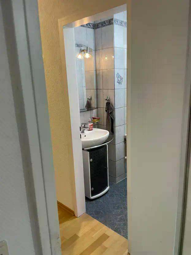 Bezugsfreie, helle 3-Zimmer-Wohnung mit barrierefreiem Zugang in Karlsruhe-Süd. – Karlsruhe – Vorschaubild 9