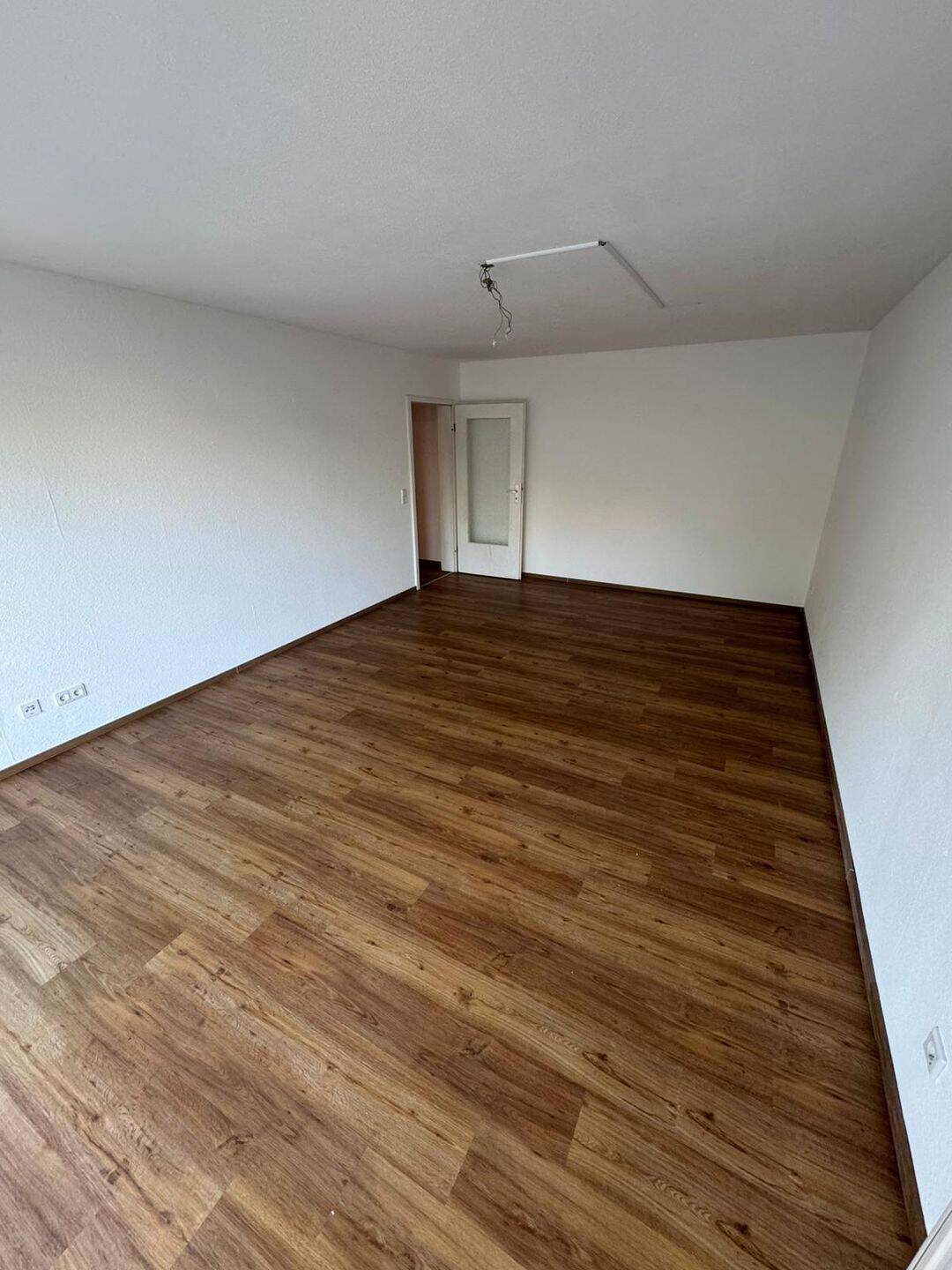 Helle 3-Zimmer-Wohnung mit Balkon, Aufzug und optional TG-Stellplatz in Mannheim-Käfertal im Rott – Mannheim – Vorschaubild 3