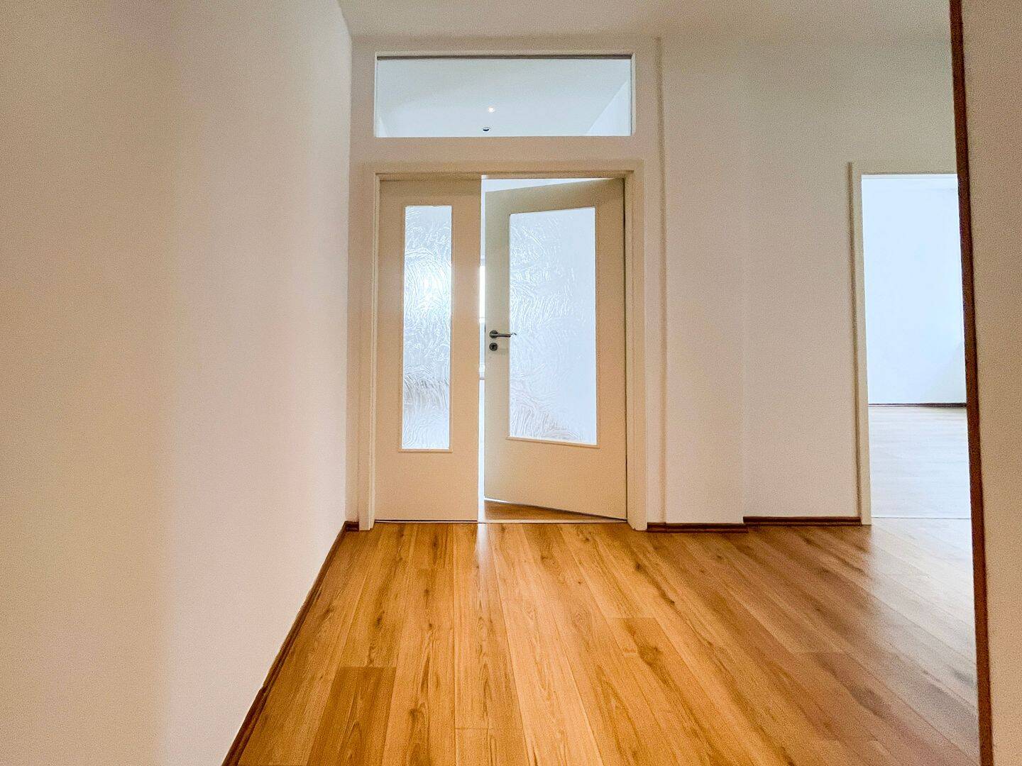 Freie Wohnung! Sanierung 2013, Balkon, Fußbodenheizung, Stellplatz – Leipzig – Vorschaubild 3