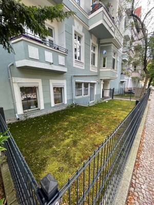 Hauptstadt-Wohnung mit Garten & Garage (!)