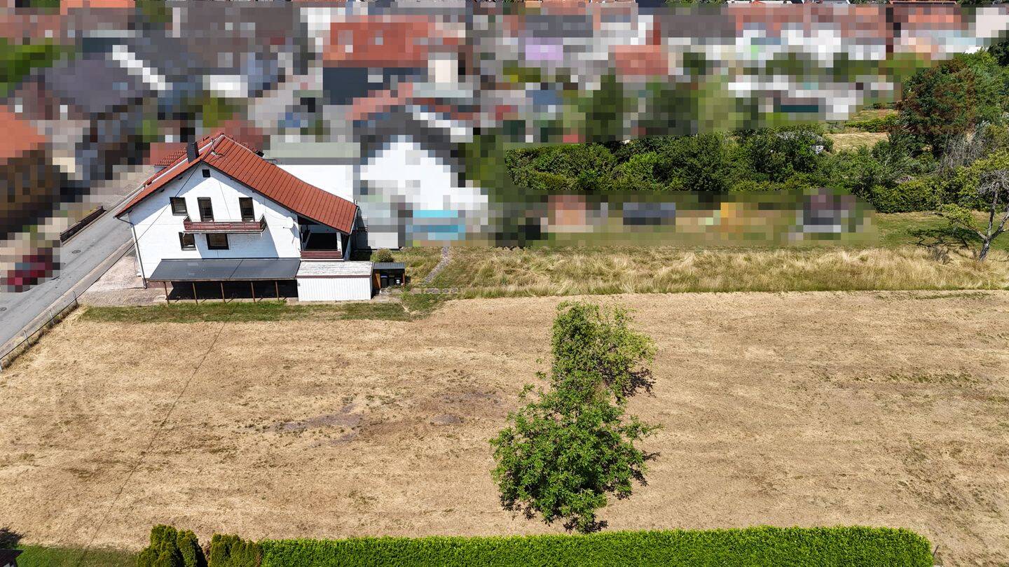 Gepflegte Doppelhaushälfte mit Garage, Terrasse und einem großem Garten in Heusweiler-Holz – Heusweiler – Vorschaubild 3
