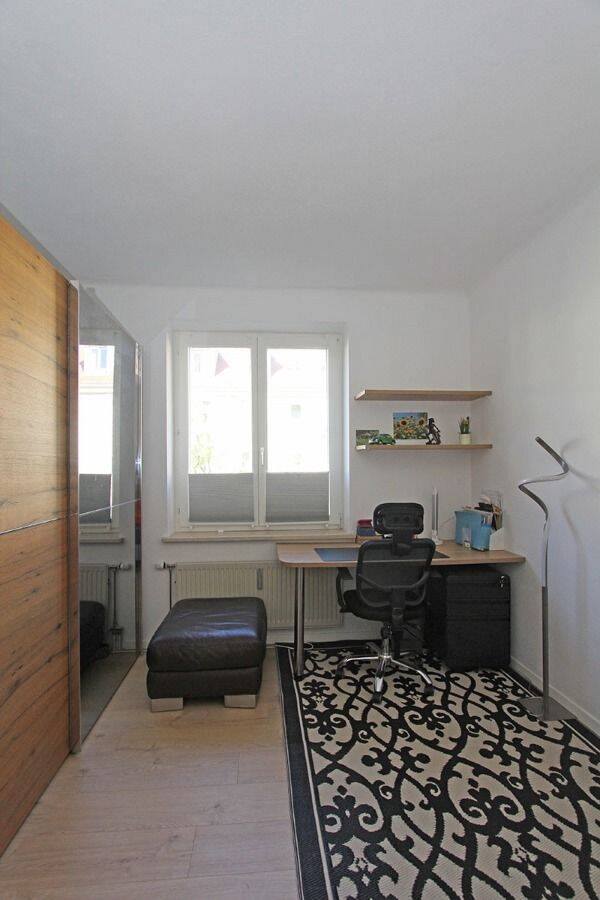 Ideal für Business-WG, Expatriates! Möblierte 2,5-Zimmer-Wohnung in Freimann – München – Vorschaubild 4