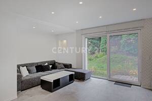 Traumhaus für Paare: Moderne Räume, freistehende Badewanne & viel Potenzial im Grünen – 45357 Essen – Vorschaubild 3