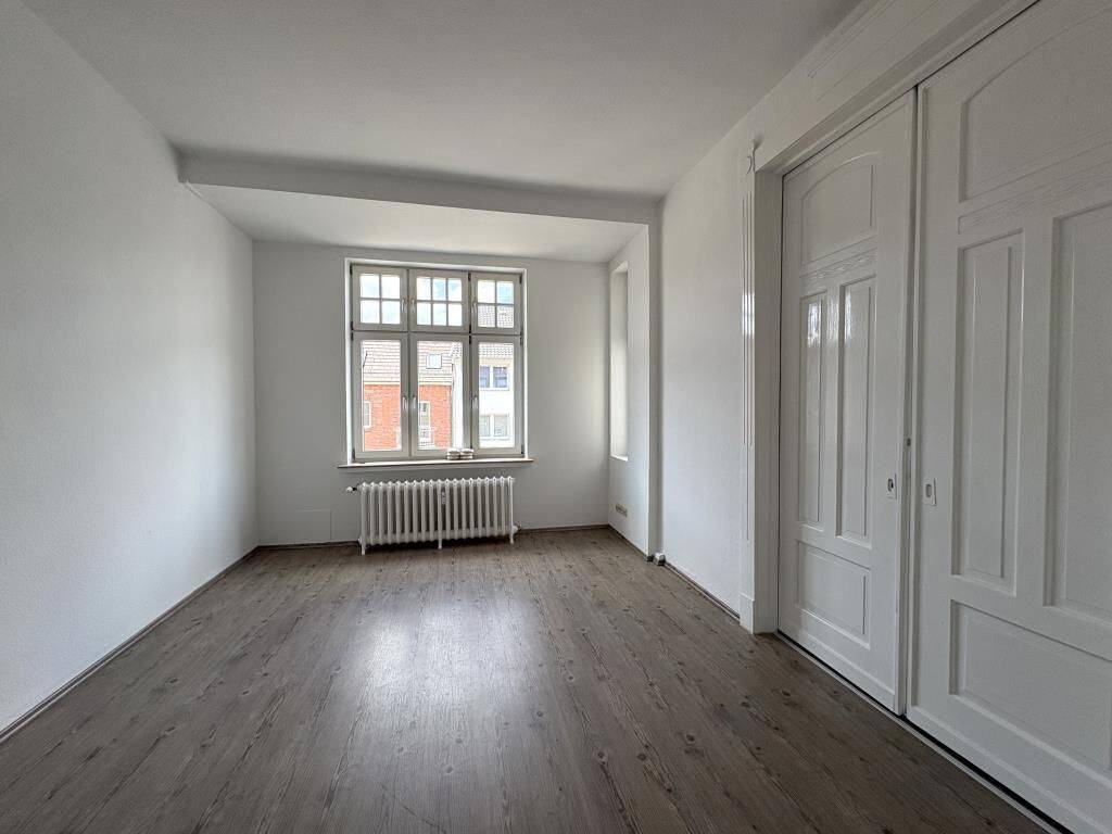 Renovierte 3-Zimmer-Wohnung mit Altbaucharme in Bremerhaven – Bremerhaven – Vorschaubild 2