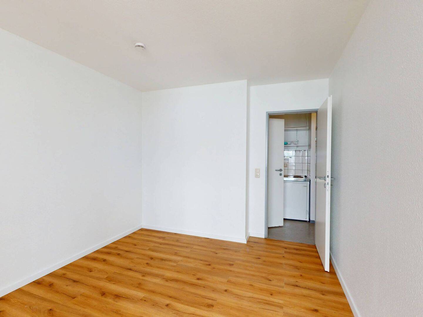 Lichtdurchflutetes Wohnglück: 2-Zimmer-Wohnung mit vollverglastem Erker & Tageslichtbad – Aachen – Vorschaubild 4