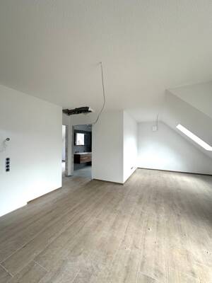 Lichtdurchflutete 2-Zimmer-Wohnung mit Süd-Balkon in direkter Lage zum Klinikum – 26133 Oldenburg – Vorschaubild 3