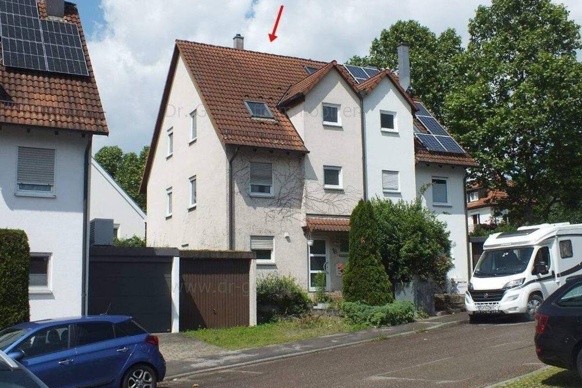 ++ Platzwunder ++ DHH + kleiner Garten + frei + keine Käuferprovision ++ – 70439 Stuttgart – Bild 1 von 9