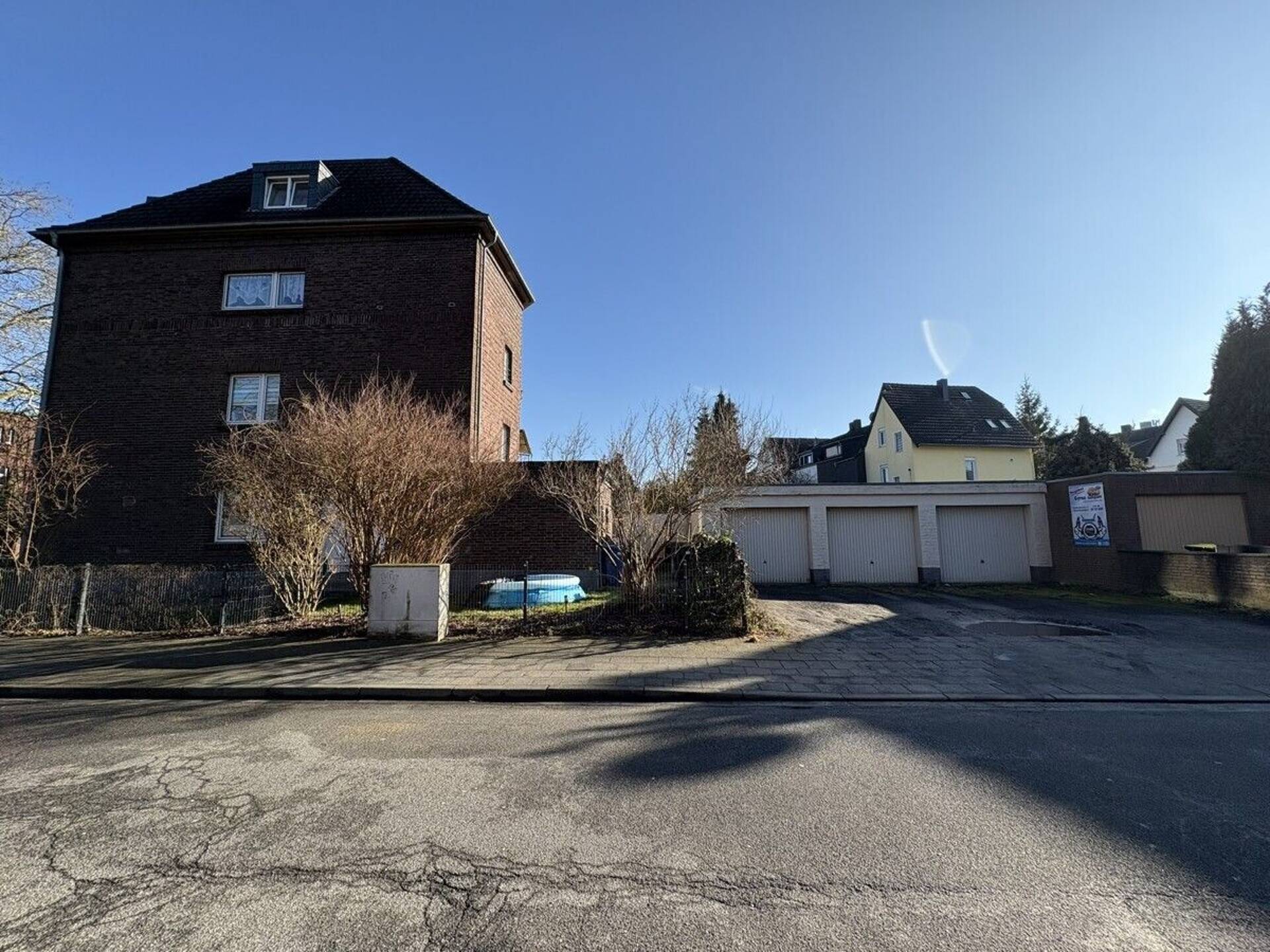 Mehrfamilienhaus in 41239 Mönchengladbach mit 349 m² kaufen