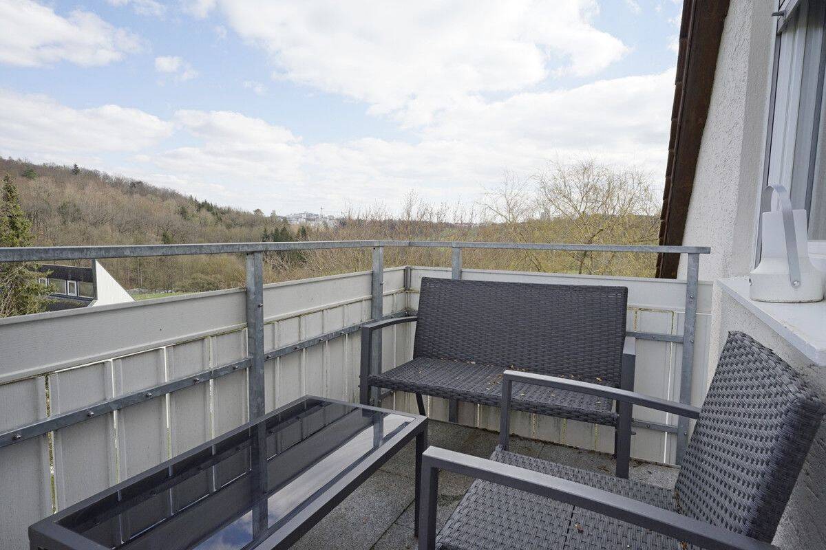 Charmante DG-Wohnung mit EBK und Balkon in S-Büsnau – Stuttgart – Vorschaubild 7