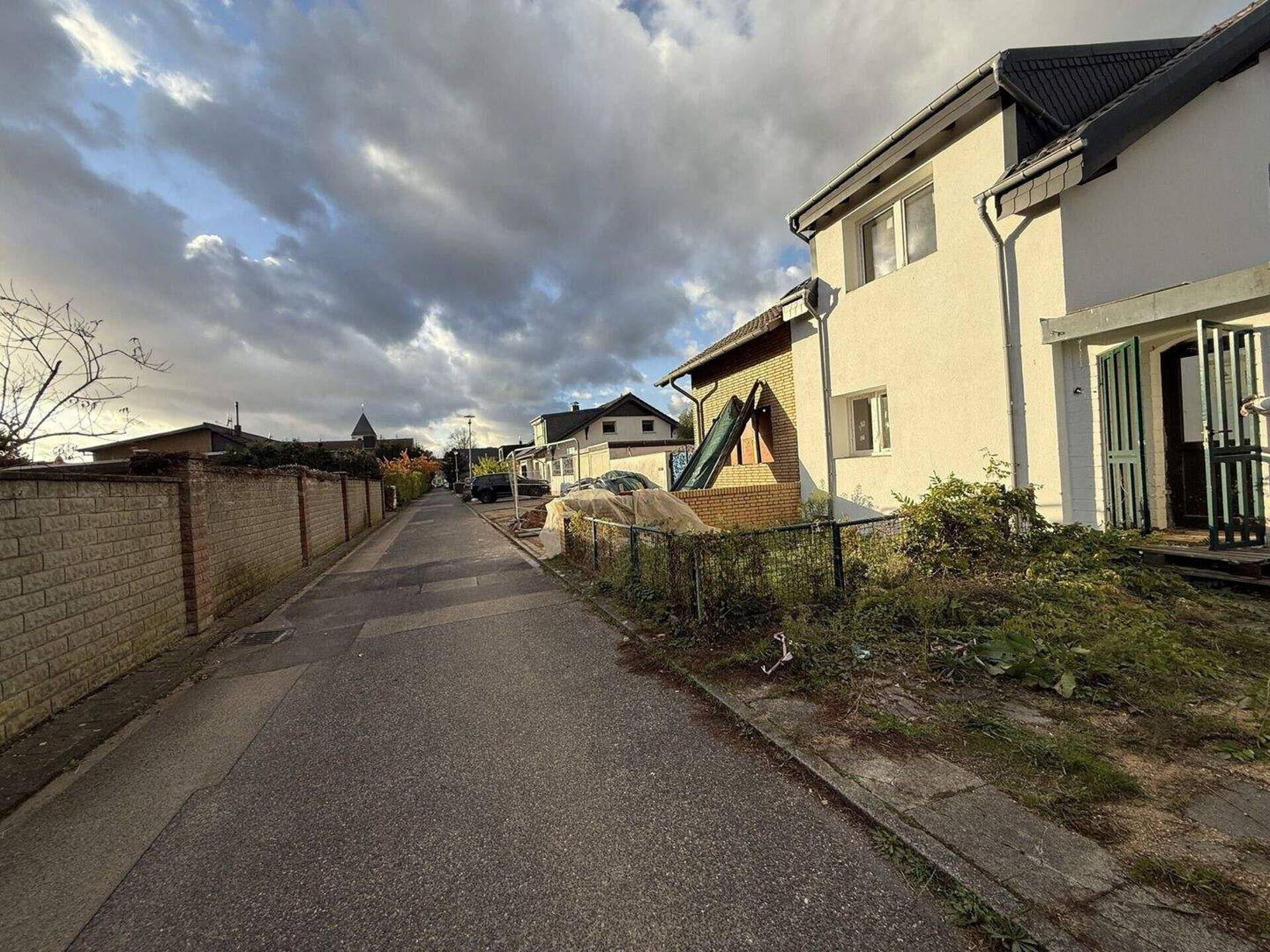 Mehrfamilienhaus in 50829 Köln mit 160 m² kaufen