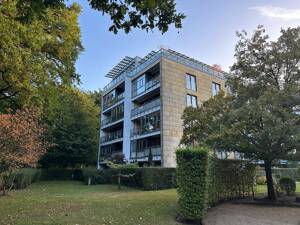 Ab sofort: helle 2‑Zimmer‑Wohnung mit Terrasse in HH‑Poppenbüttel – großes Wohnzimmer, potenziell als 3. Zimmer/Büro teilbar – 22391 Hamburg – Vorschaubild 1
