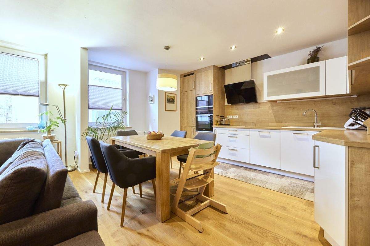 ***Dachterrasse, Garage und besondere Aufteilung: Wohnung im Thelottviertel mit Hausflair!***