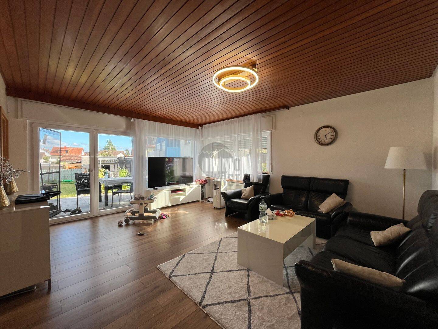 ATTRAKTIVES 2-3 FAMILIENHAUS MIT GARTEN, TERRASSEN & BALKON IN TOP-LAGE! – Karlsruhe – Vorschaubild 2