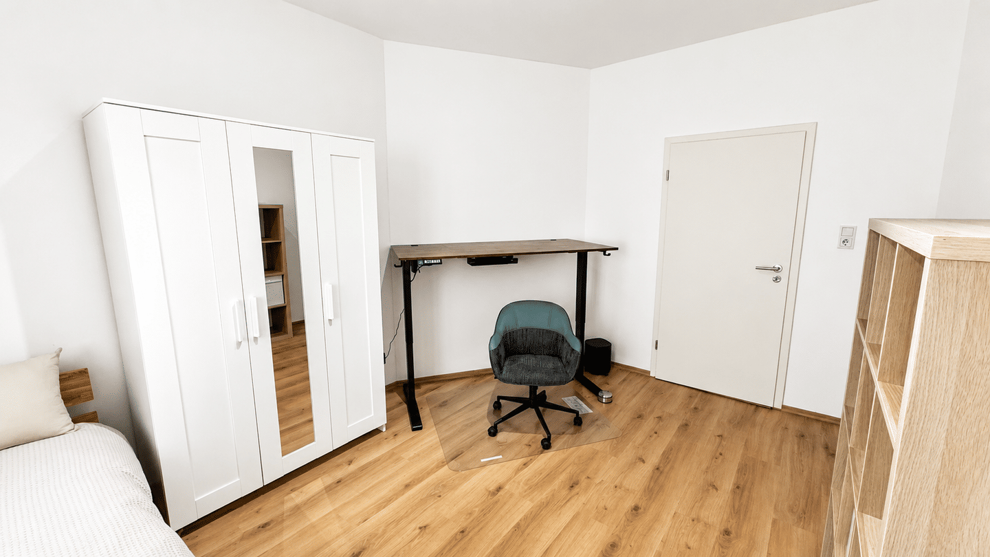 Einziehen & wohlfühlen: möbliertes Zimmer in renovierter 3er-WG mit 2 Bädern, inkl. Heizung, Strom & Internet – Nürnberg – Vorschaubild 4