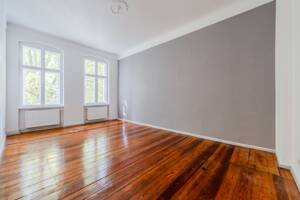 Altbauflair, Ruhe und zentrale Lage am Bundesratufer - Charmante 2-Zimmer-Wohnung zur Selbstnutzung – 10555 Berlin – Vorschaubild 2