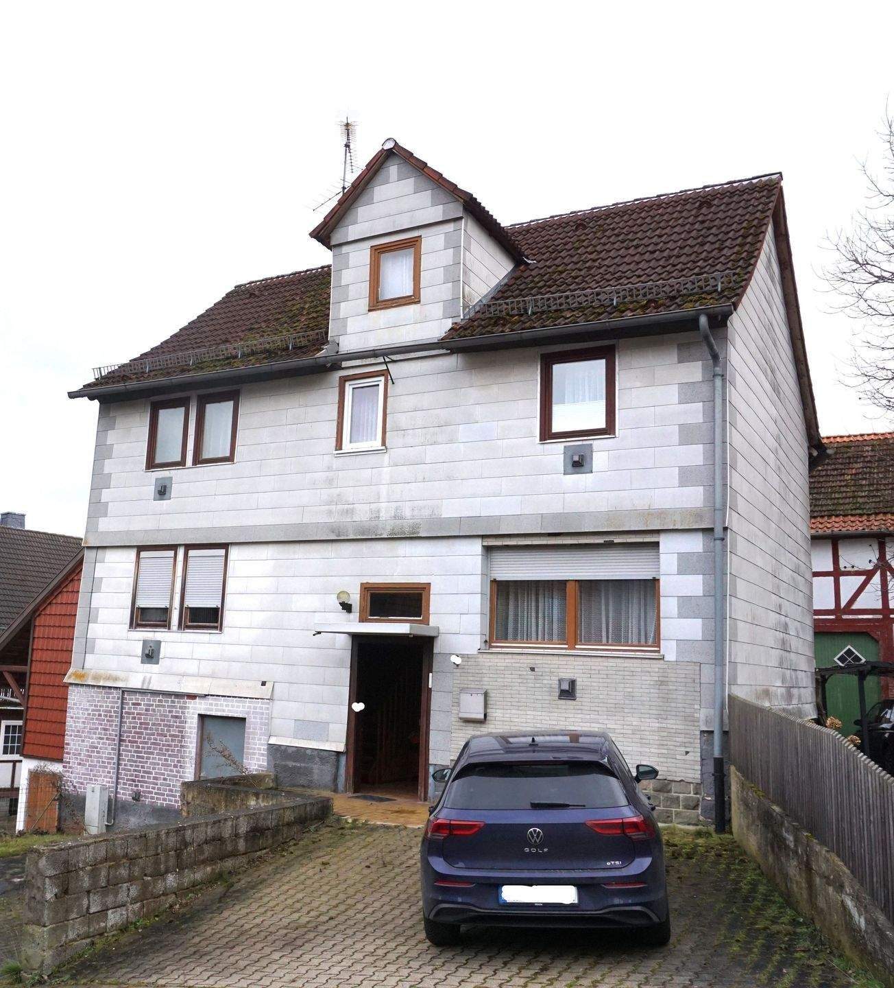 *** Preisreduzierung! - Einfamilienhaus mit Wiese und Stallung in Edertal OT zu verkaufen *** – Edertal – Bild 1 von 9