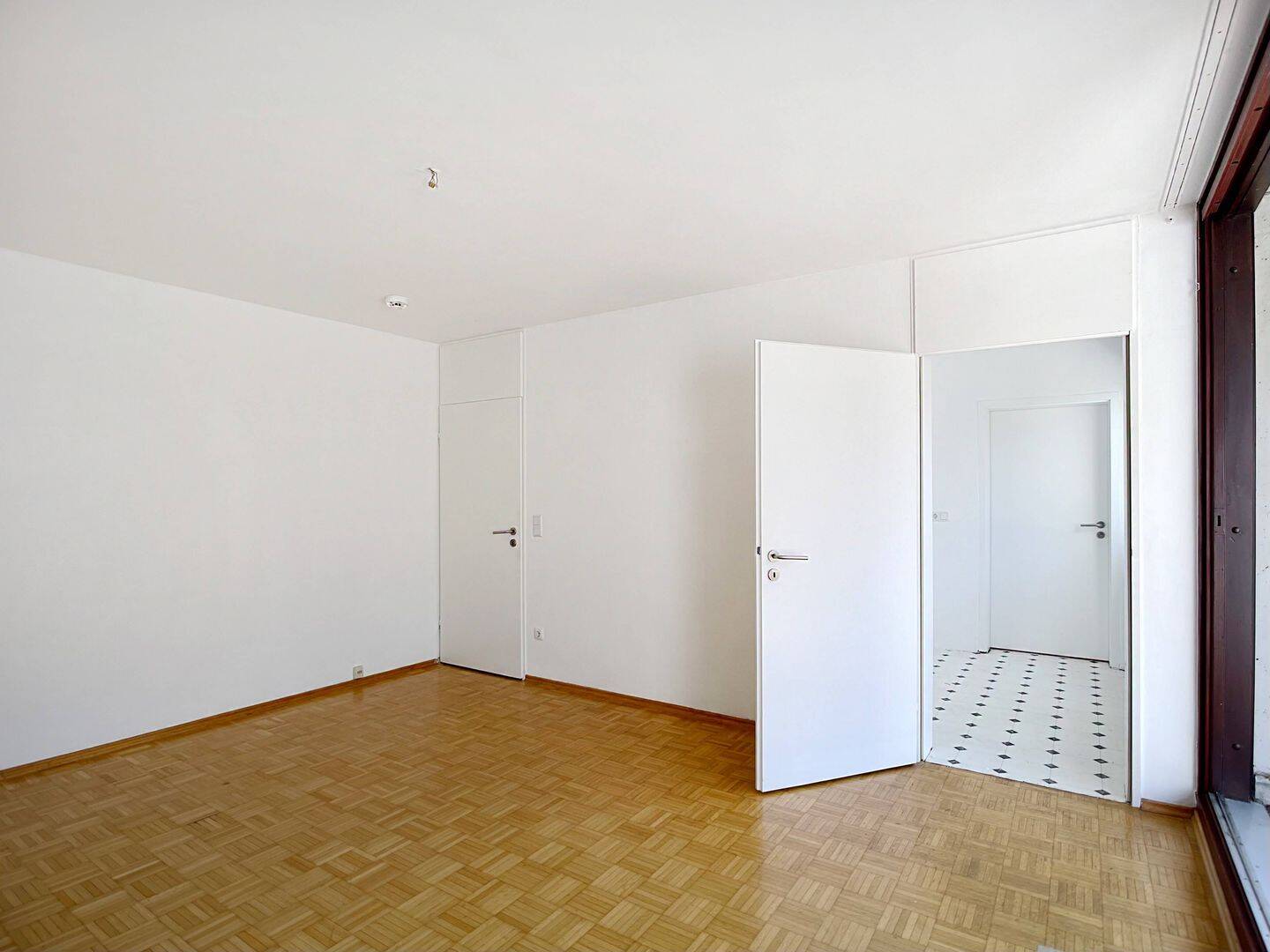 Lage, Lage, Lage! Praktische 2-Zimmer-Wohnung mit TG-Stellplatz im inneren Westen – Regensburg – Vorschaubild 9
