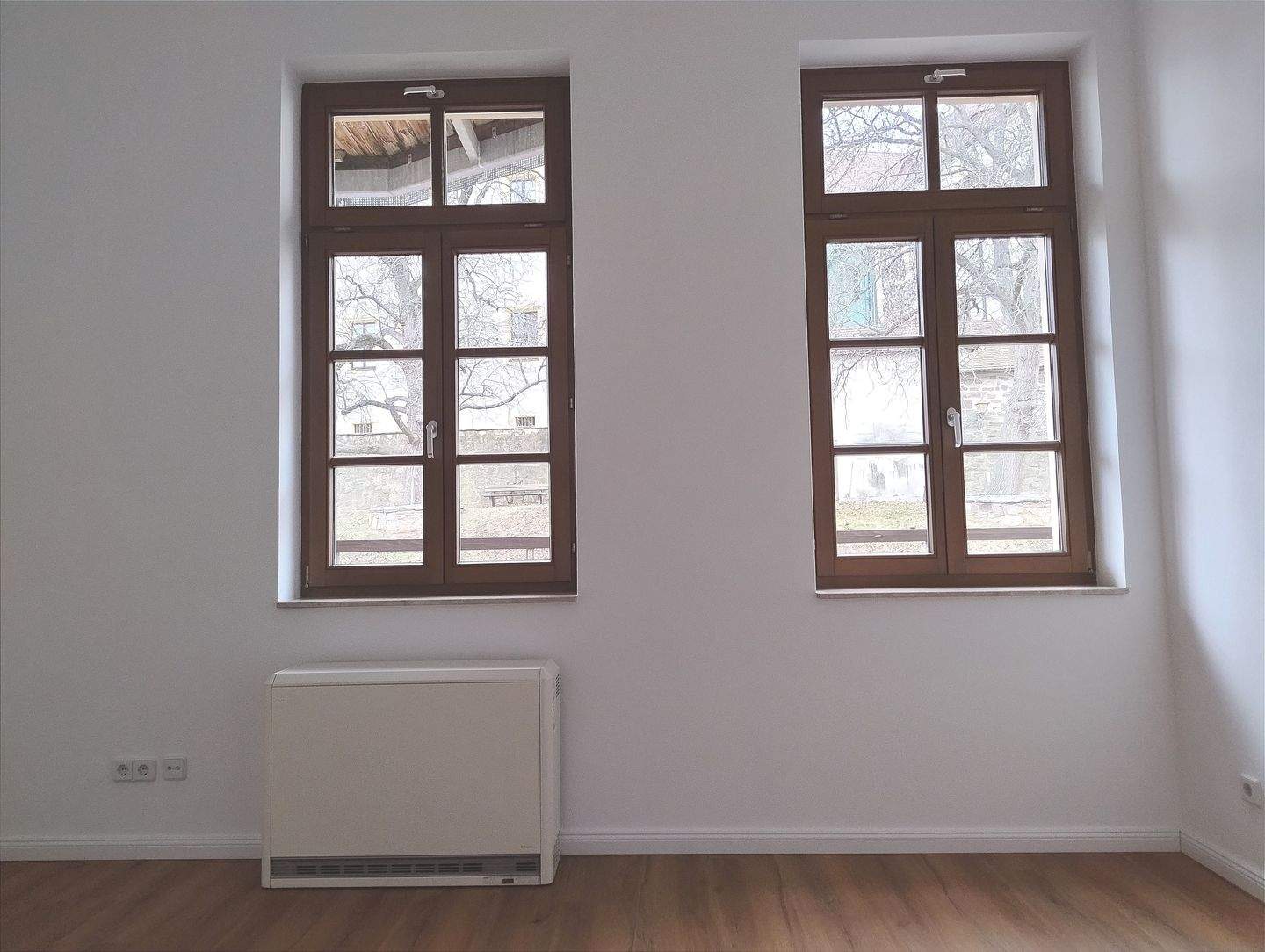 4-Zimmer-Wohnung im 1.OG mit Balkon und Burgblick! Esszimmer, Gäste-WC. Stellplatz wenn gewünscht. – Bautzen – Vorschaubild 9