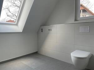 *** NEU - FERTIGGESTELLTE 3-Zi.-WOHNUNG MIT GR. BALKON, FAHRSTUHL + TG - KOPPERBOOG.DE *** – 22399 Hamburg – Vorschaubild 8
