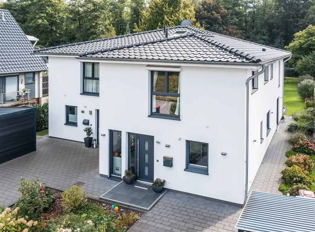 Exklusive Doppelhaushälfte in Top-Lage von Hamburg-Niendorf – 22455 Hamburg – Bild 1 von 6