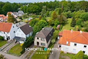 Huchting | Freistehendes Ein- Zweifamilienhaus mit großem Grundstück
