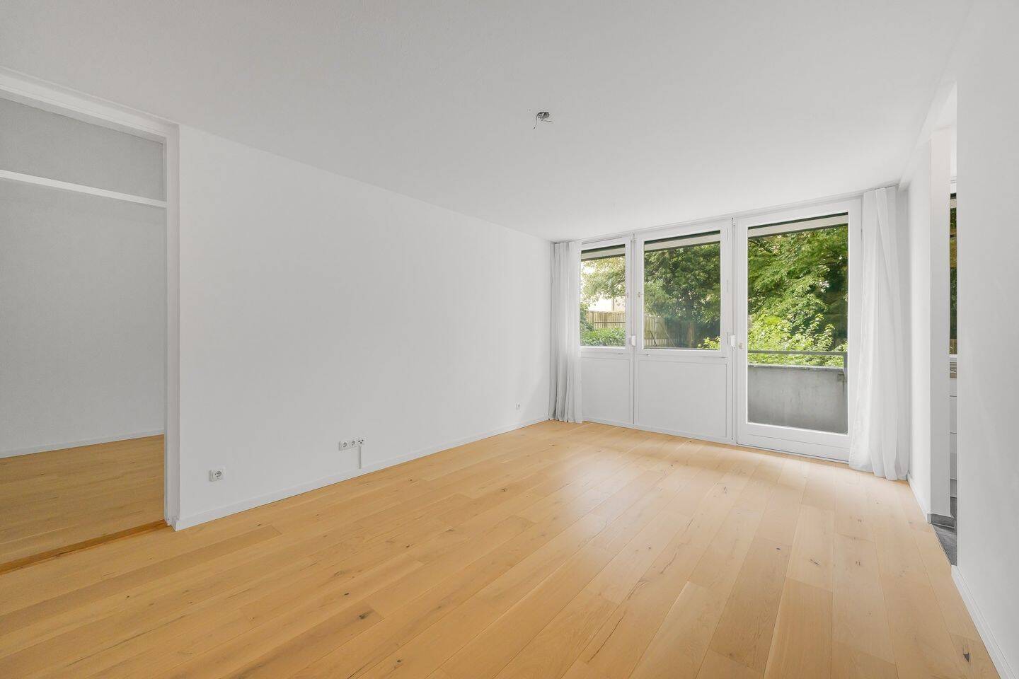 Sanierte 2-Zi. Wohnung mit Westbalkon im Herzen Schwabings!