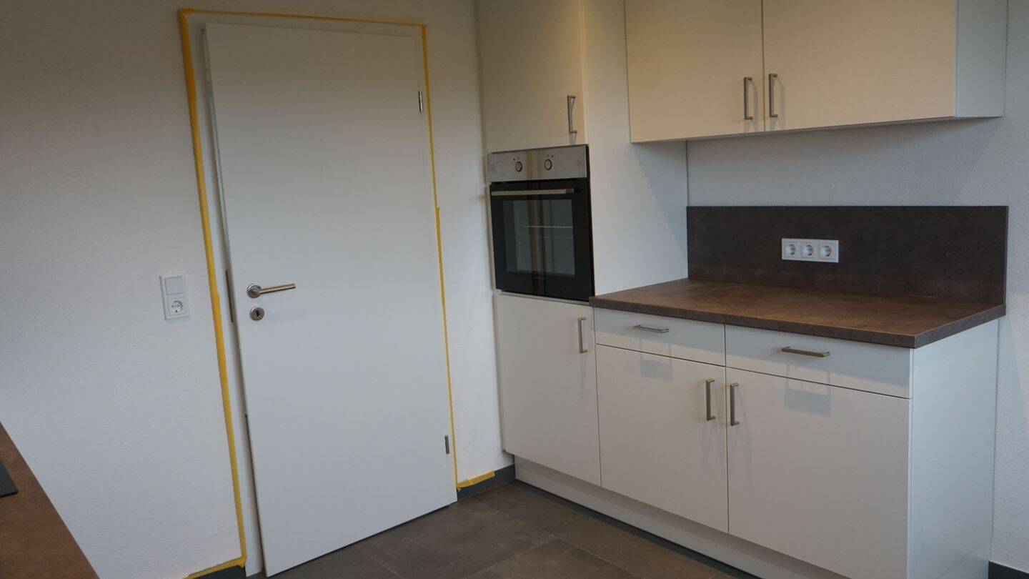 Erstbezug nach Sanierung – 3-ZKB mit Balkon, EBK & optionalem Zusatzraum – Petersberg – Vorschaubild 2
