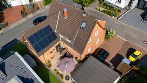 Großzügiges Mehrfamilienhaus mit vielseitigem Raumangebot, Photovoltaikanlage und Garage in Elsen – 33106 Paderborn – Vorschaubild 2