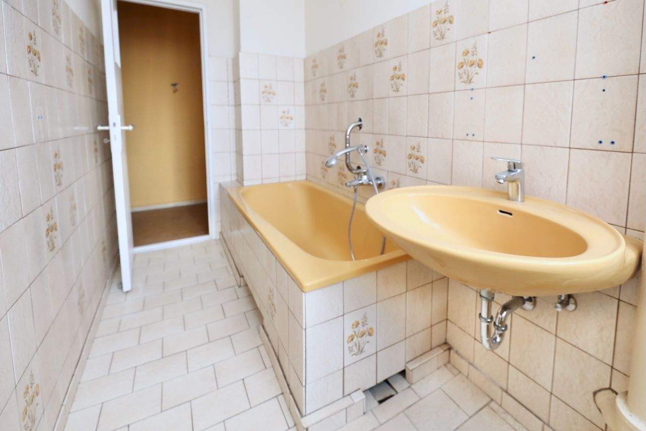 MIT SÜD-BALKON - BEGEHRTE LAGE ZWISCHEN KUDAMM & GRUNEWALD - ZUM SELBSTGESTALTEN – Berlin – Vorschaubild 4