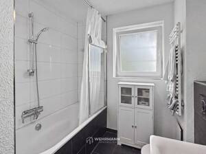 Modernes Wohnen auf 78 m²: Sanierte Komfort-Wohnung mit Aufzug in Golzheim – 40474 Düsseldorf – Vorschaubild 9