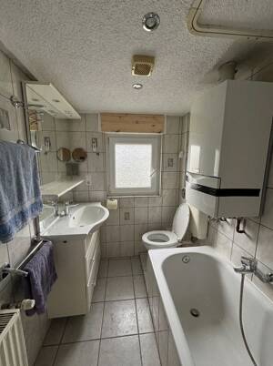 Frisch renovierte 3-Zimmer-Dachgeschosswohnung – in zentraler Lage von St. Ingbert-Rohrbach – 66386 Sankt Ingbert – Vorschaubild 7