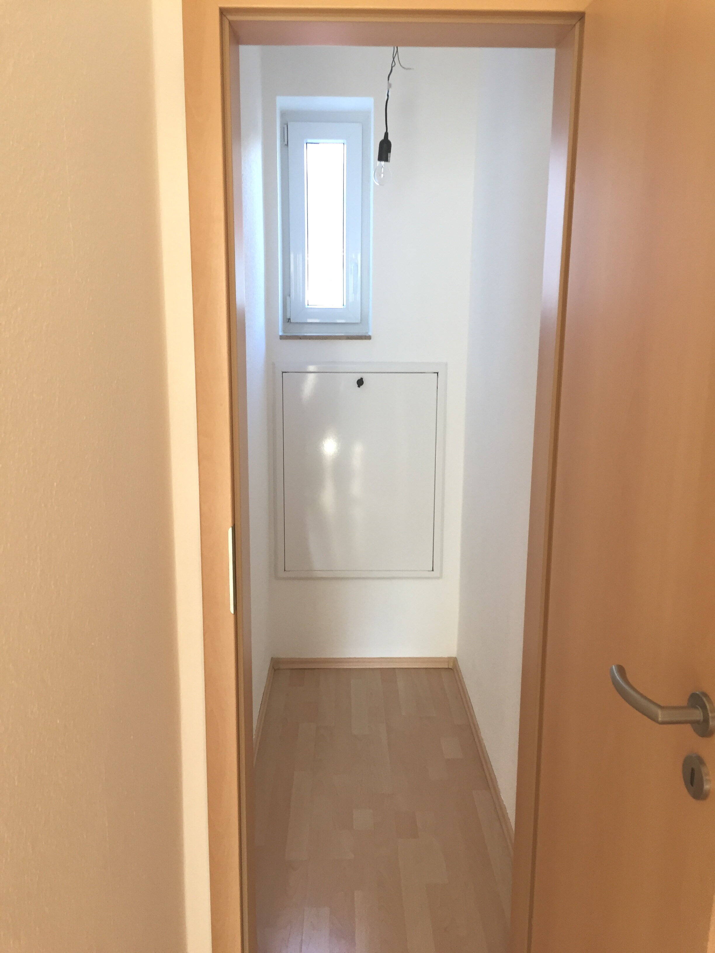 ⭐⭐⭐⭐⭐ Helle 4 Zimmer Wohnung ab SOFORT zu vermieten; Einbauküche; ❌ Solarstrom ❌ nur 1-2 Mieter ❌ Auto Stellplatz direkt am Haus – Geislingen an der Steige – Vorschaubild 4