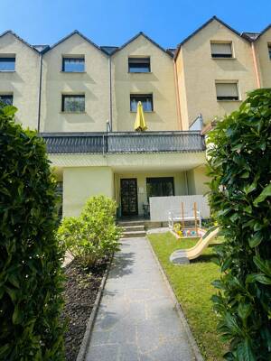 Modernisiertes Reihenmittelhaus mit Balkon, Terrasse & Außenstellplatz in Gelsenkirchen – 45883 Gelsenkirchen – Vorschaubild 6