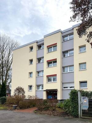 Top gepflegte Eigentumswohnung, 3,5 Zi., Loggia, mod. Bad