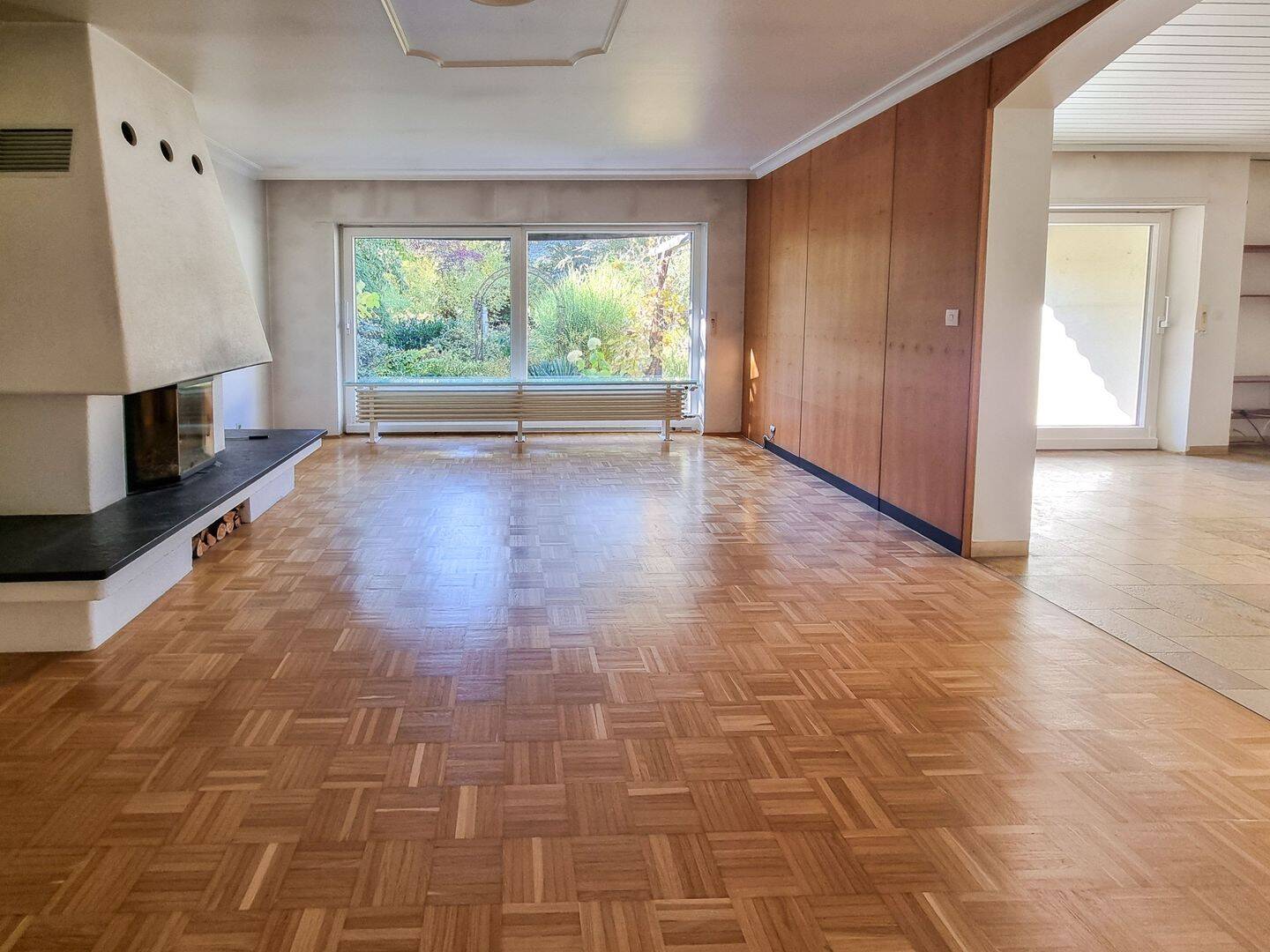 Lichtdurchfluteter Bungalow auf traumhaftem Grundstück inkl. Garage und Waldrandnähe – Schwabach – Vorschaubild 2
