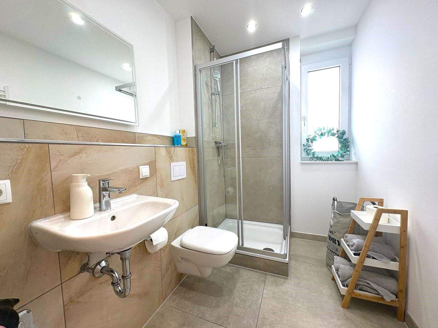 W11 - neuwertige 3 Zimmer Wohnung mit 2 Balkone & Stellplatz! – Mannheim – Vorschaubild 3