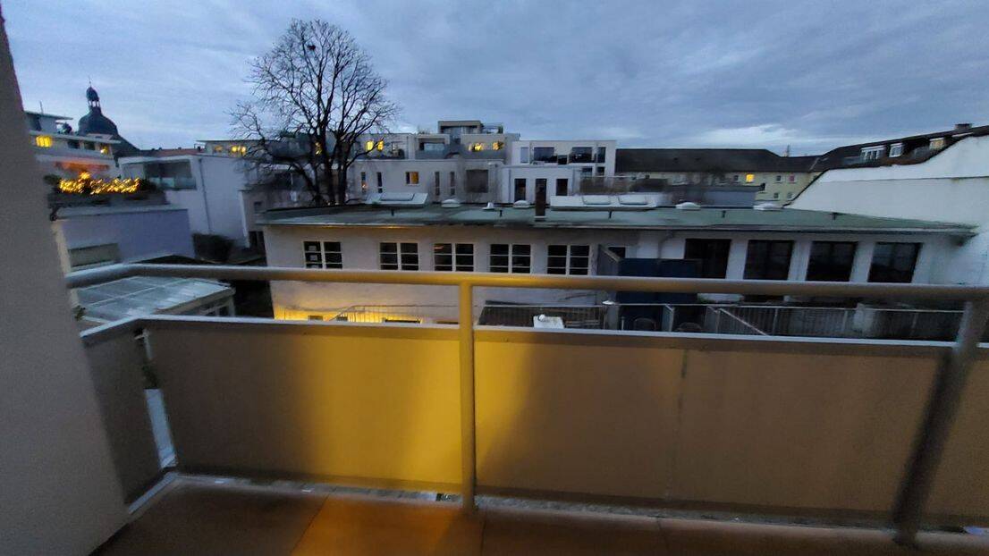 Ruhig und zentral in Quadraten: Möbilierte 3-Zimmer-Wohnung mit zwei Balkonen – Mannheim – Vorschaubild 3
