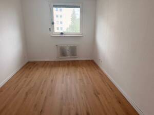 Renovierte 4-Zimmer-Dachgeschosswohnung mit Dachterrasse – 91056 Erlangen – Vorschaubild 6