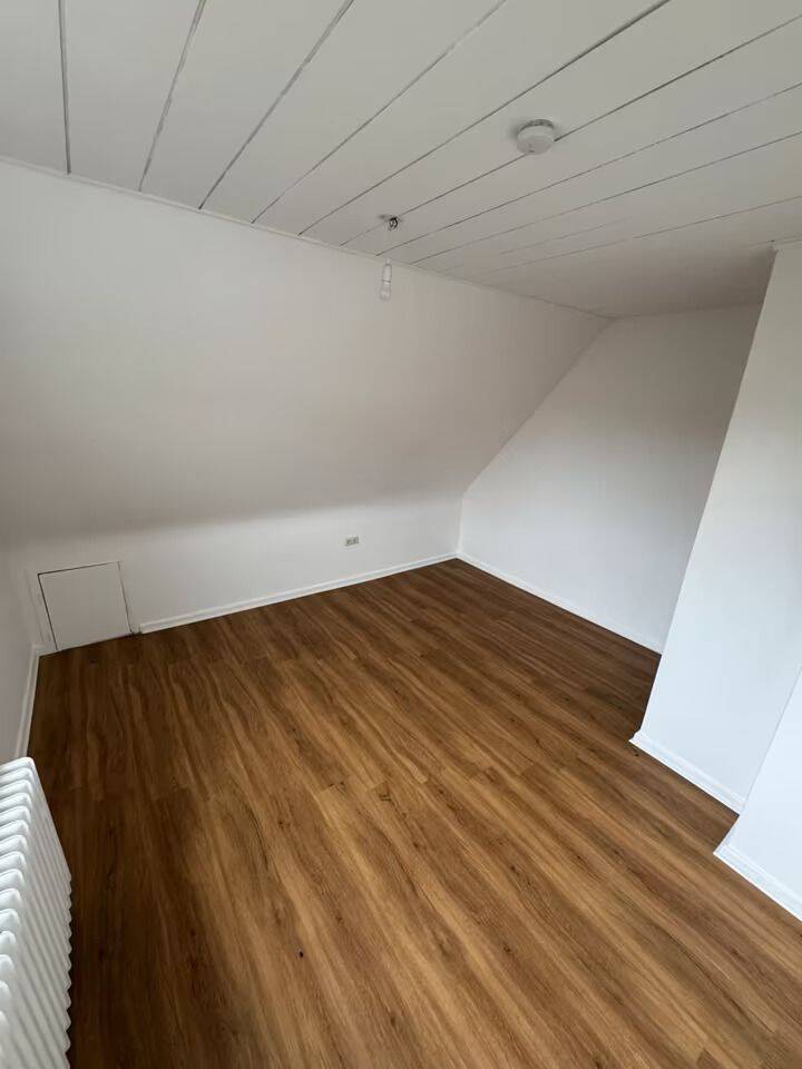 Geräumiges Einfamilienhaus in ländlicher Lage mit Garten – Wetschen – Vorschaubild 5