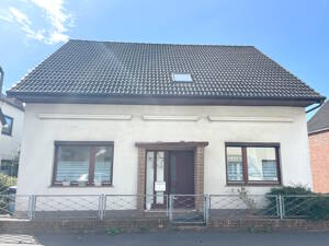 PURNHAGEN-IMMOBILIEN - Freistehendes Einfamilienhaus mit Garage in ruhiger Lage von Bremen-Blumenthal! – 28779 Bremen – Vorschaubild 2