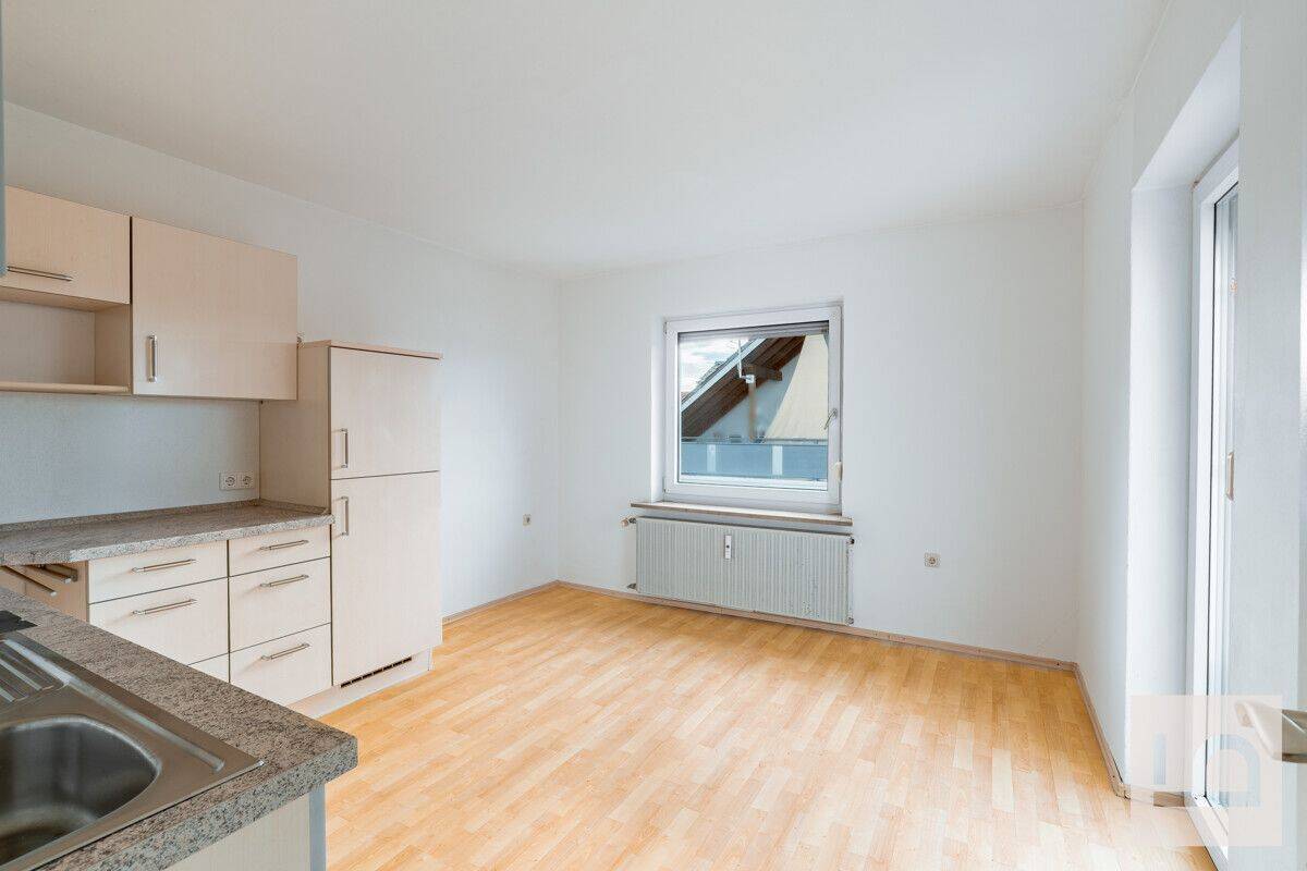 Großzügiges 3-Fam.haus mit 2 freien 102 qm Wohnungen, Bj.61, teilren., Garage, Ingolstadt-Mailing – Ingolstadt – Vorschaubild 4