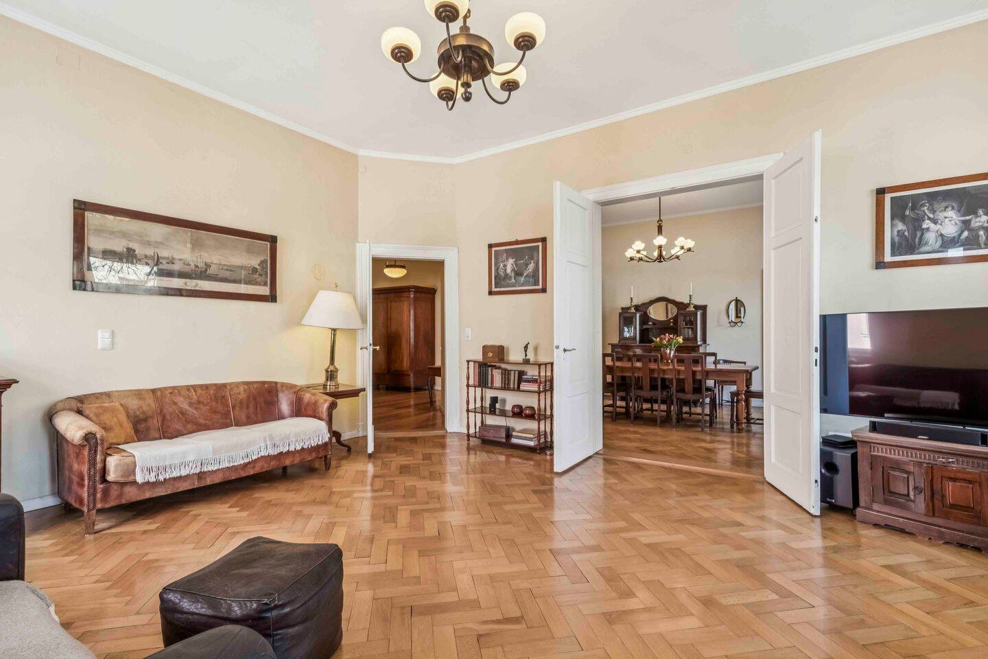 Architektonisches Highlight - luxuriöse Altbauwohnung im Herzen von Augsburg – Augsburg – Vorschaubild 5